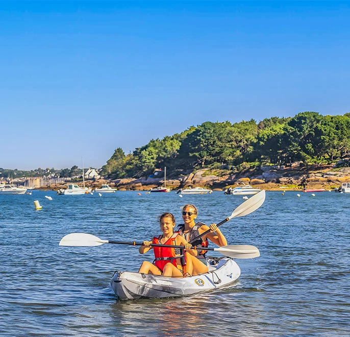 activites cote mer en bretagne pratiquer le kayak