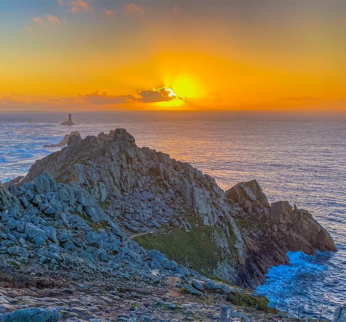 decouvrez la pointe du raz pendant votre sejour en camping