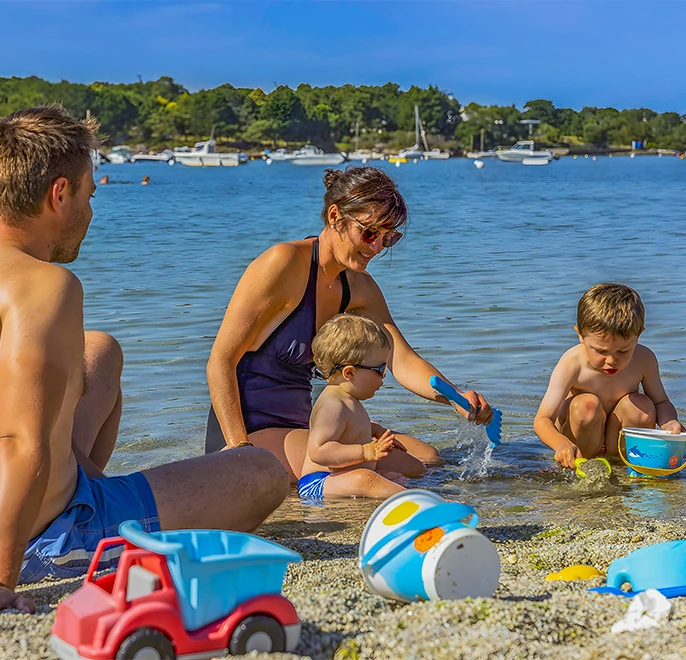 profiter de la plage de la belle etoile de concarneau situee en bas du camping