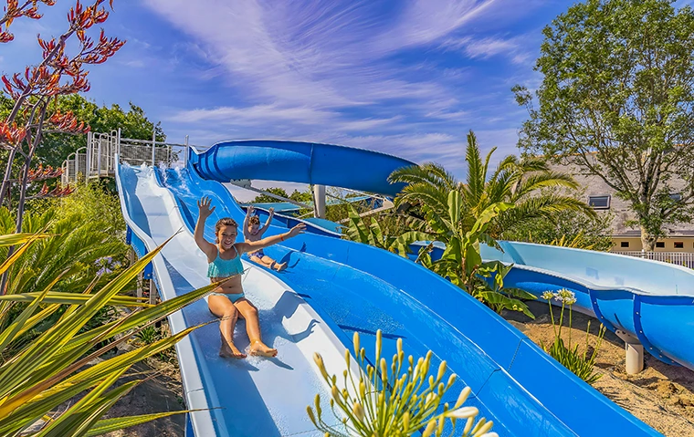 variete de toboggans aquatiques