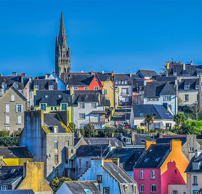 ville de douarnenez en bretagne