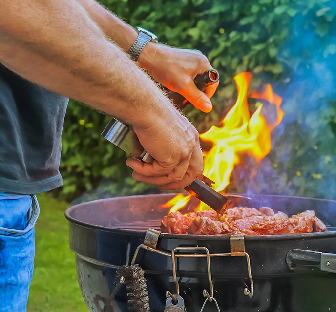 barbecue a charbon de bois les equipements a louer en supplément