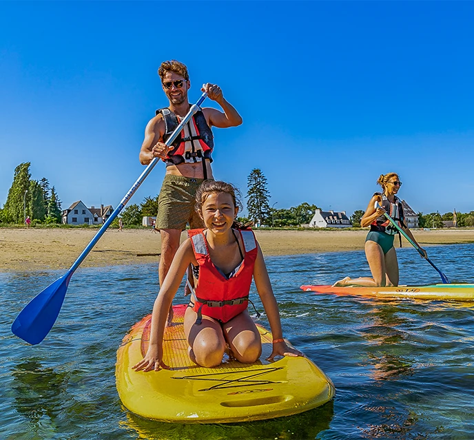 le materiel sportif a louer pour les amateurs d activites nautiques au camping le cabellou plage